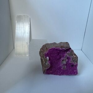 Piece of Cobalto calcite with satin spar slice and cube